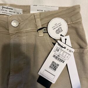 Stradivarius Mom Slim Fit Jeans